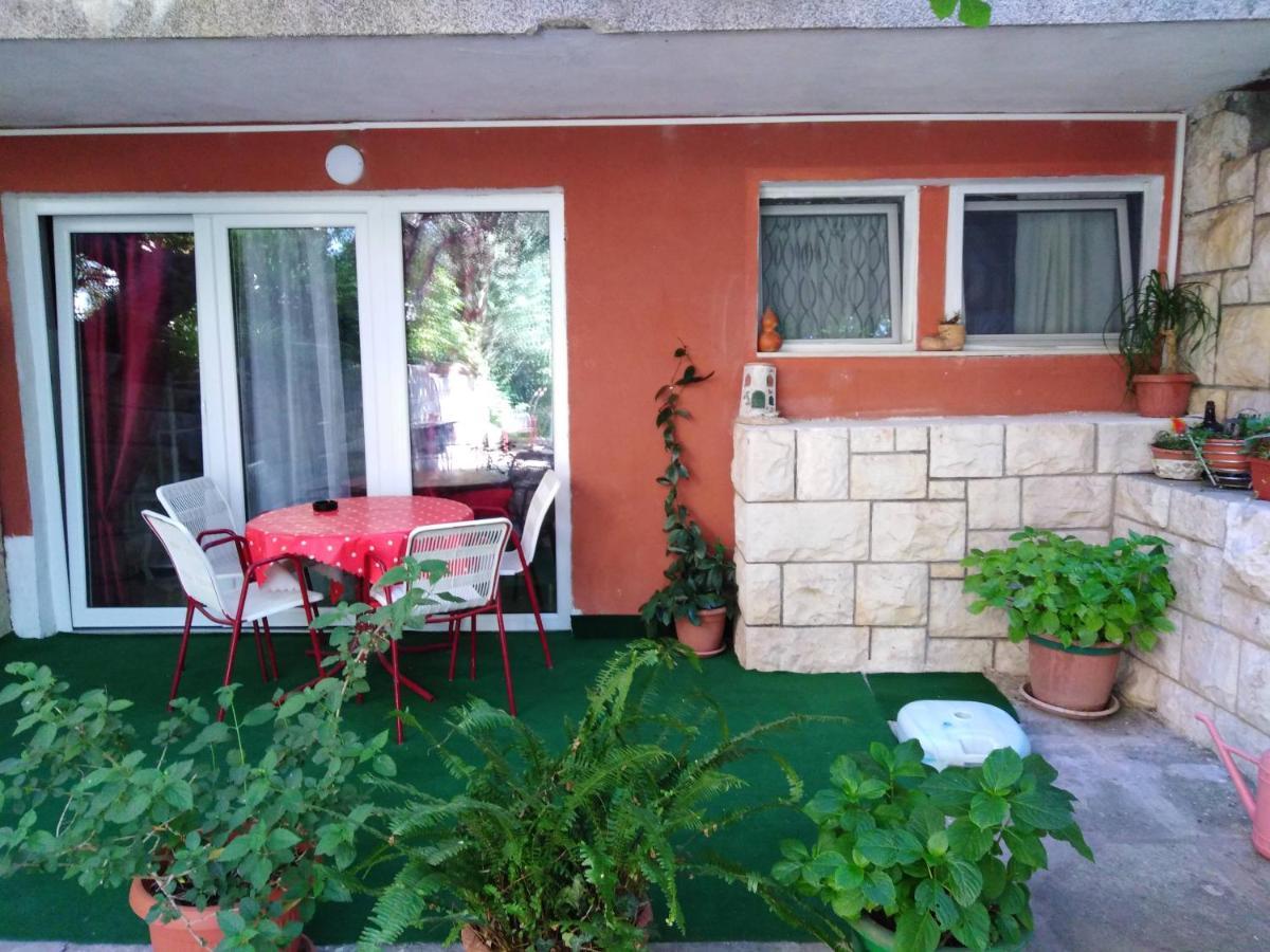Leo Apartment Makarska Exterior photo