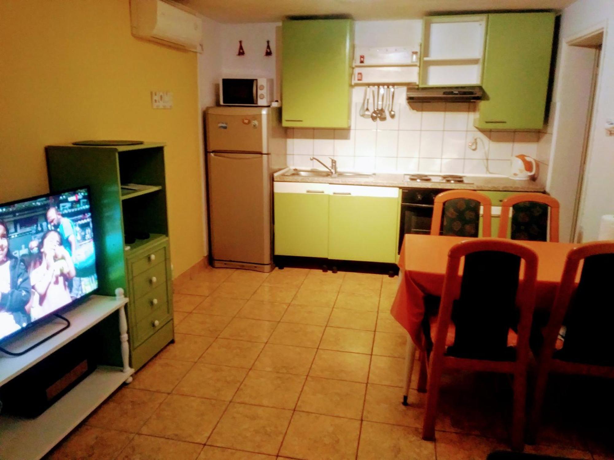 Leo Apartment Makarska Exterior photo