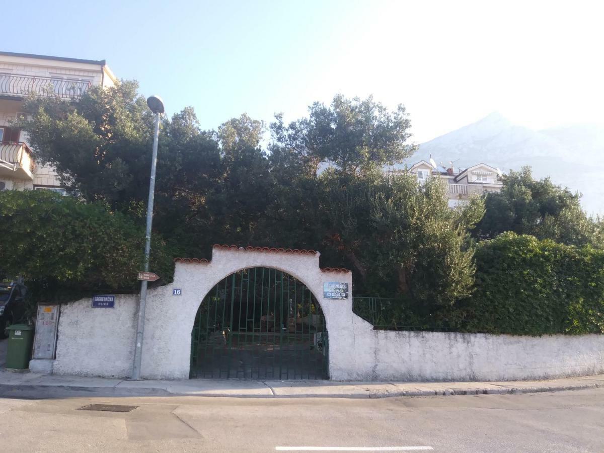 Leo Apartment Makarska Exterior photo